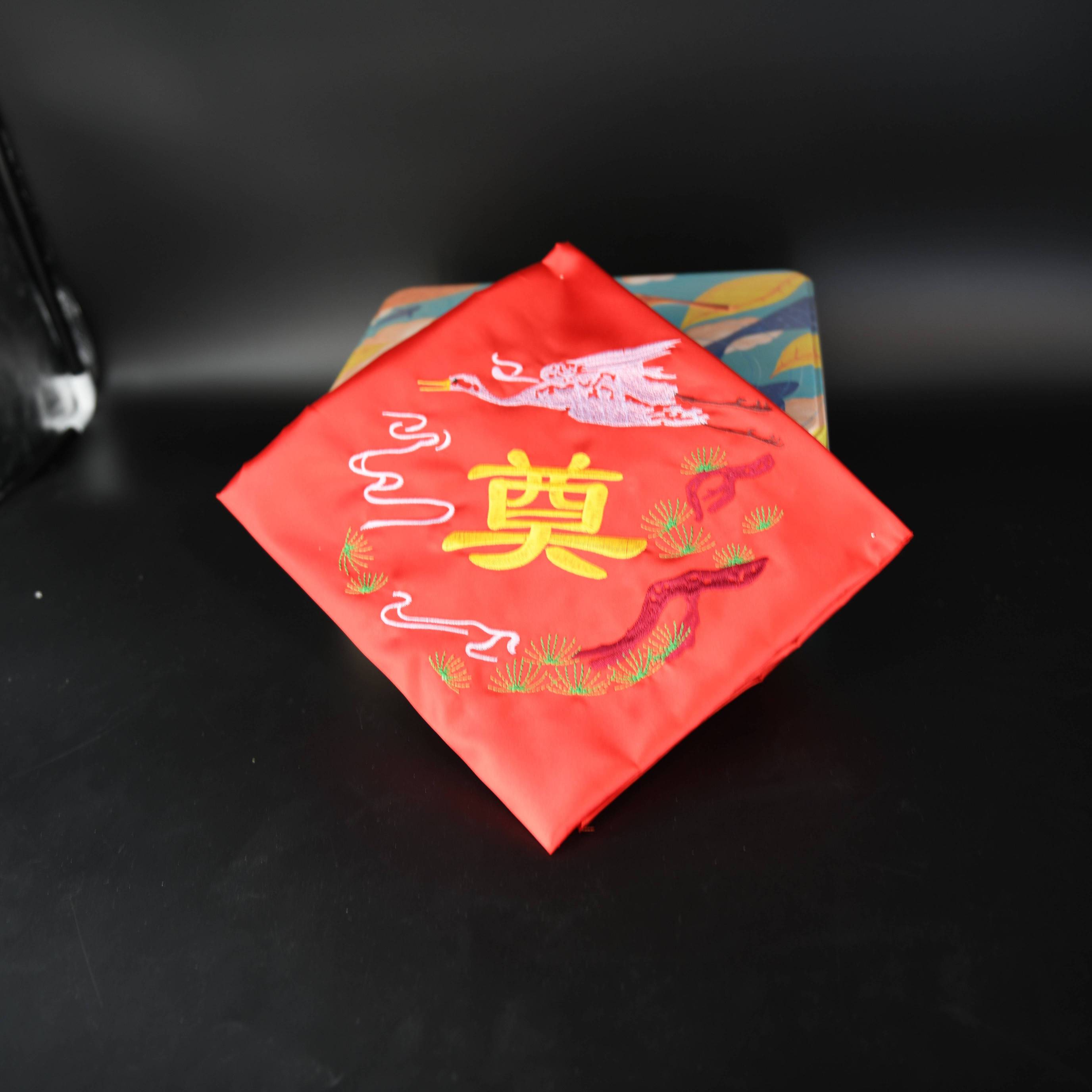 刺绣包布